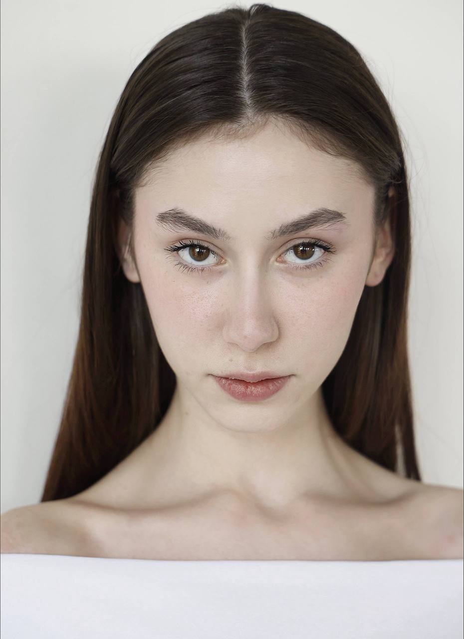 AMALIA.